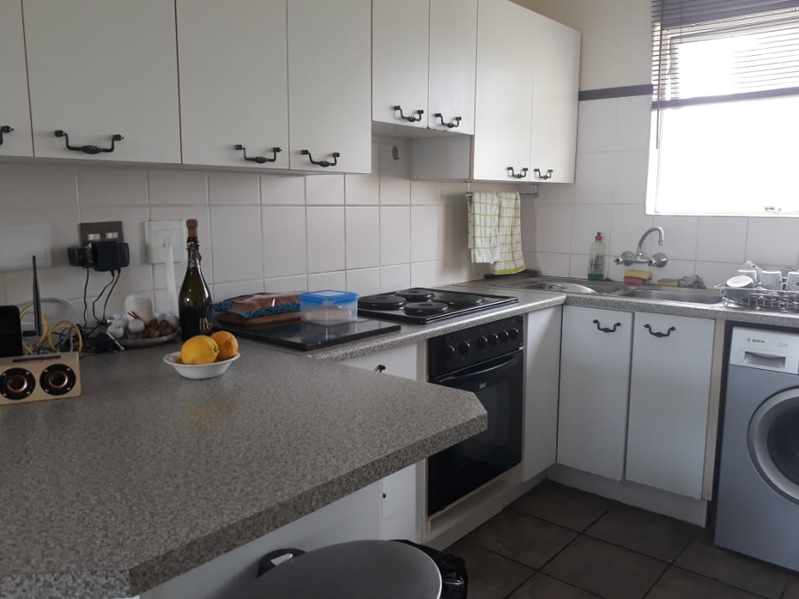 To Let 2 Bedroom Property for Rent in Greenways Golf Estate Western Cape